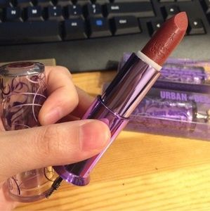 Urban decay lipstick in pistol